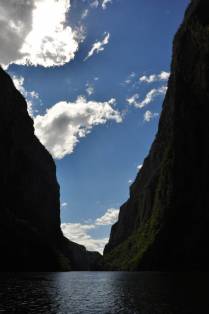 Paredes com quase mil metros de altura no Canyon del Sumidero, em Chiapa del Corso, no México